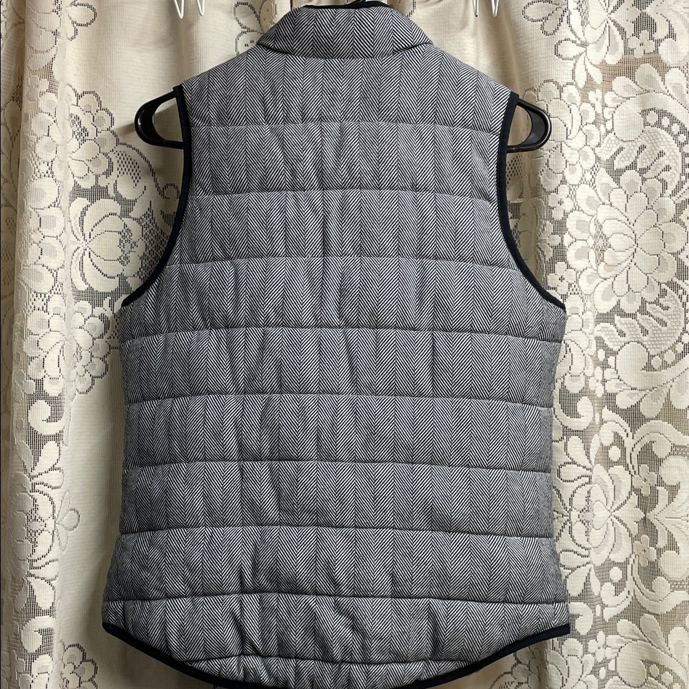 A New Day Black and Gray Herringbone Quilted Vest - Picture 6 of 7